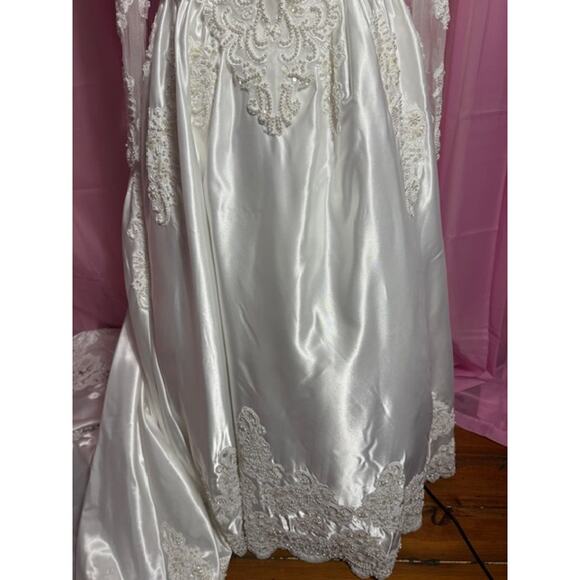 Vintage Venus Long Sleeved Wedding Dress With Detachable Train Size 10W - Picture 3 of 9